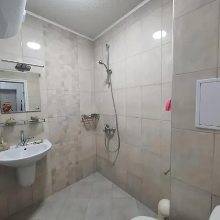 Neptun-green アパート *